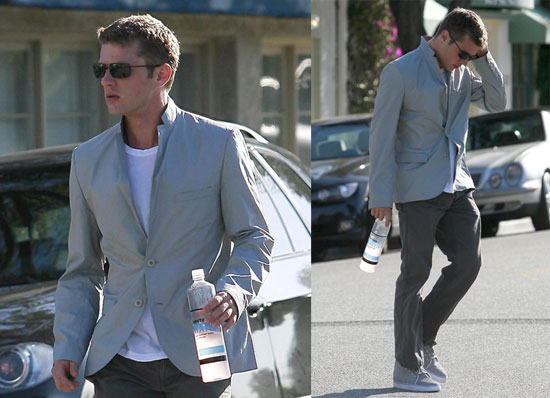 Photos of Ryan Phillippe Leaving the Hair Salon in Los Angeles 2010-03-12 11:16:23 Photos of Ryan Phillippe Leaving the Hair Salon in Los Angeles 2010-03-12 11:16:23