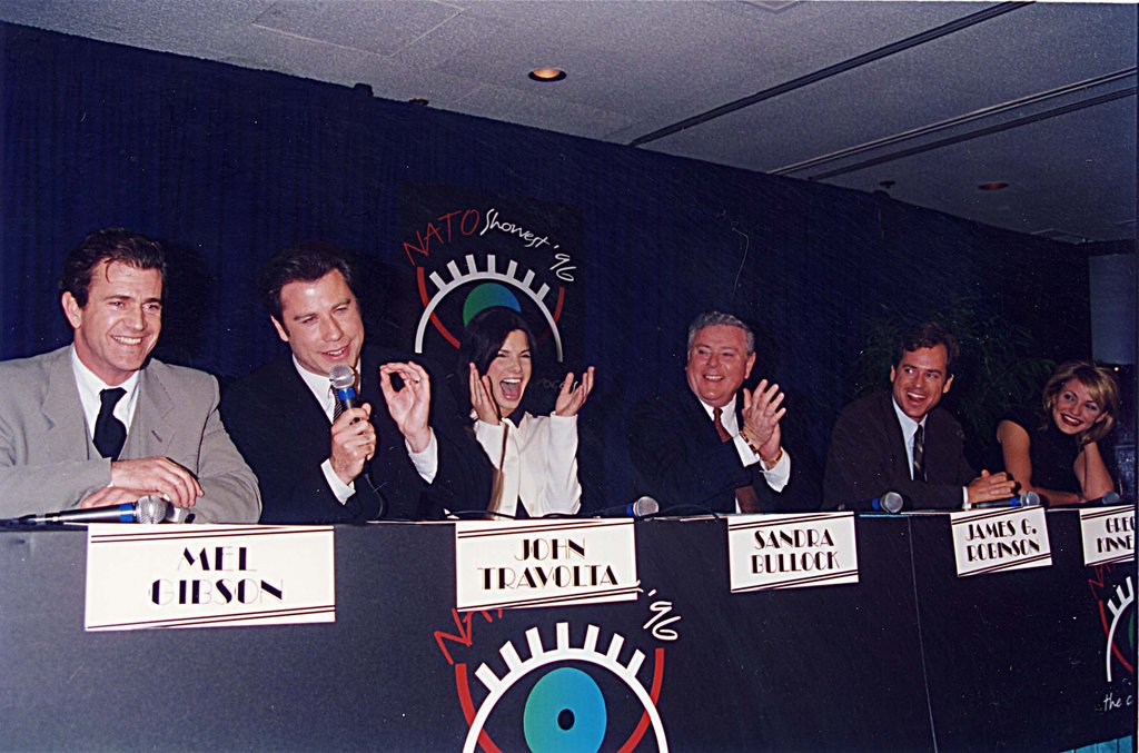 She cracked up during a September 1996 ShoWest panel with fellow actors Mel Gibson, John Travolta, Greg Kinnear, Cameron Diaz, and James Robinson.
She cracked up during a September 1996 ShoWest panel with fellow actors Mel Gibson, John Travolta, Greg Kinnear, Cameron Diaz, and James Robinson.
