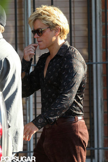 Matt Damon wore a full blond wig on the set of Behind the Candelabra in LA. Matt Damon wore a full blond wig on the set of Behind the Candelabra in LA.