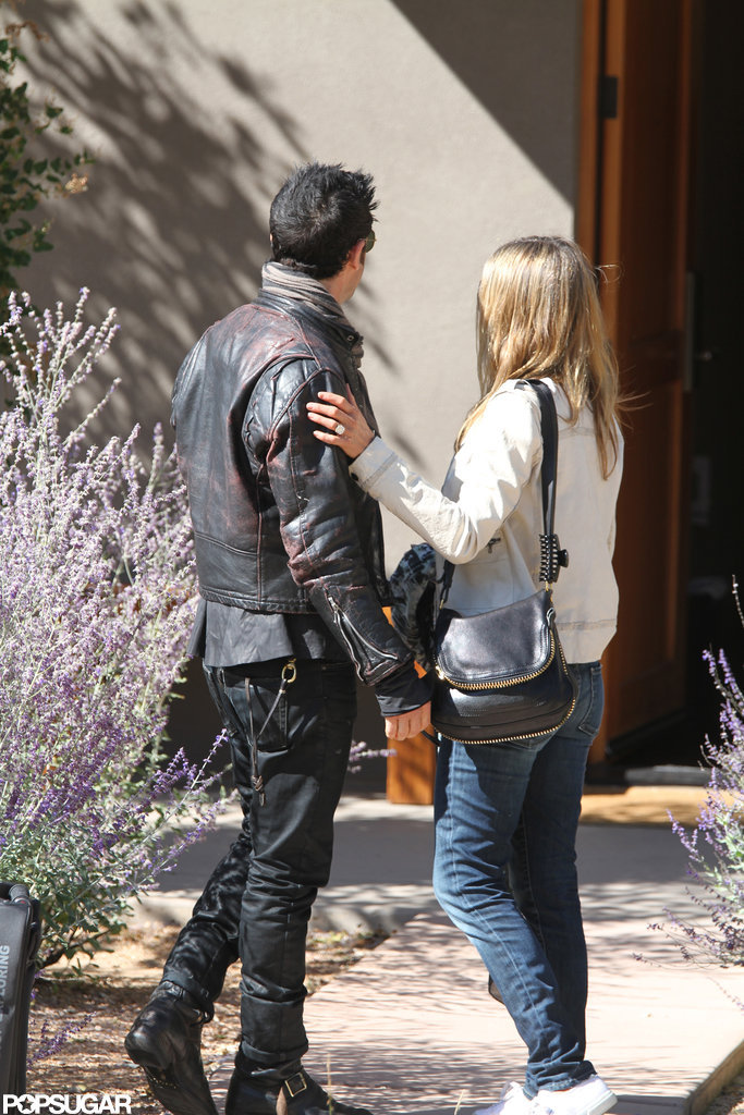 Jennifer Aniston Huge Engagement Ring Pictures POPSUGAR Celebrity