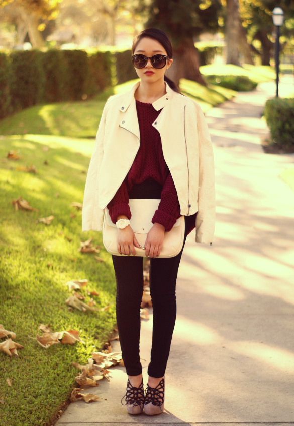 Readdress your Fall palette with a splash of Winter white.
Source: Lookbook.nu
Readdress your Fall palette with a splash of Winter white.
Source: Lookbook.nu