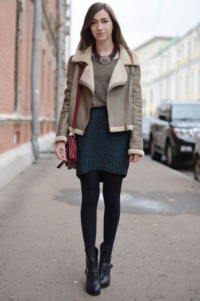 Shearling warms up a pullover and slick miniskirt, while a statement necklace glams it up.
Source: Lookbook.nu
Shearling warms up a pullover and slick miniskirt, while a statement necklace glams it up.
Source: Lookbook.nu