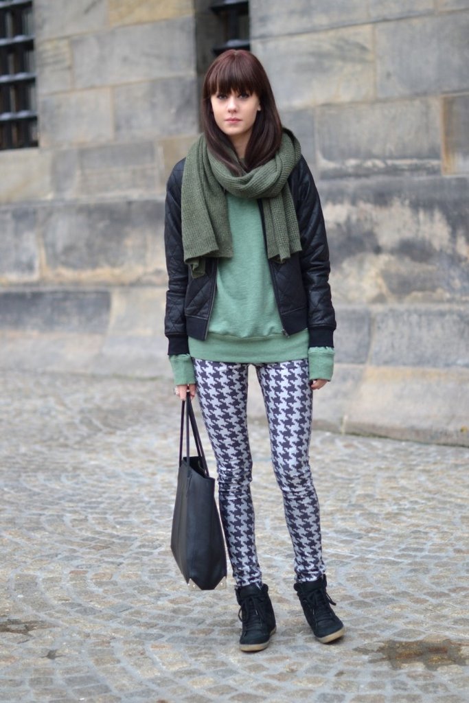 Printed pants and a pop of green up the ante on this styled mix.
Source: Lookbook.nu
Printed pants and a pop of green up the ante on this styled mix.
Source: Lookbook.nu