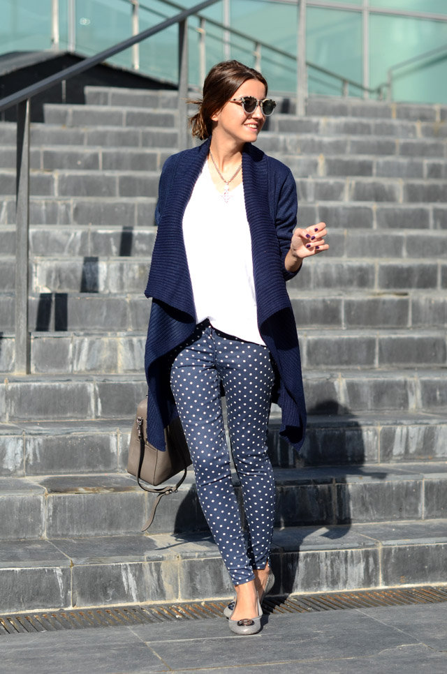 Upgrade your daily denim with print and a cozy cardi.
Source: Lovely Pepa
Upgrade your daily denim with print and a cozy cardi.
Source: Lovely Pepa