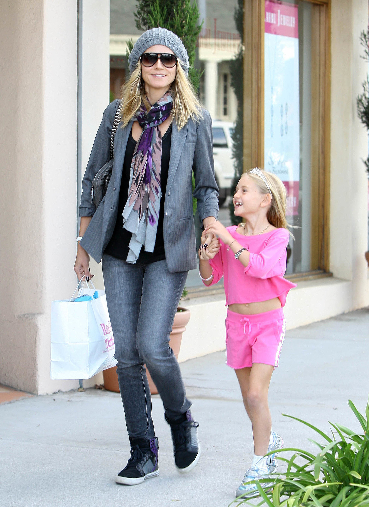 Heidi Klum took a stylish walk with her eldest daughter, Leni Klum