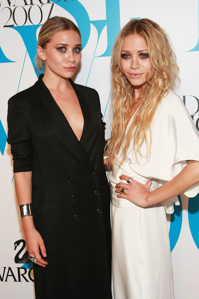 At the 2007 CFDA Awards, both girls went with a smoky eye. But Ashley opted for a more sleek look with pulled-back hair, while Mary-Kate went with long, textured waves.
At the 2007 CFDA Awards, both girls went with a smoky eye. But Ashley opted for a more sleek look with pulled-back hair, while Mary-Kate went with long, textured waves.