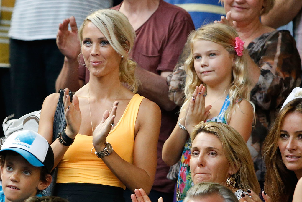 Bec Hewitt And Her Daughter Mia Cheered On Lleyton Hewitt When He Hot Shots Celebrities At