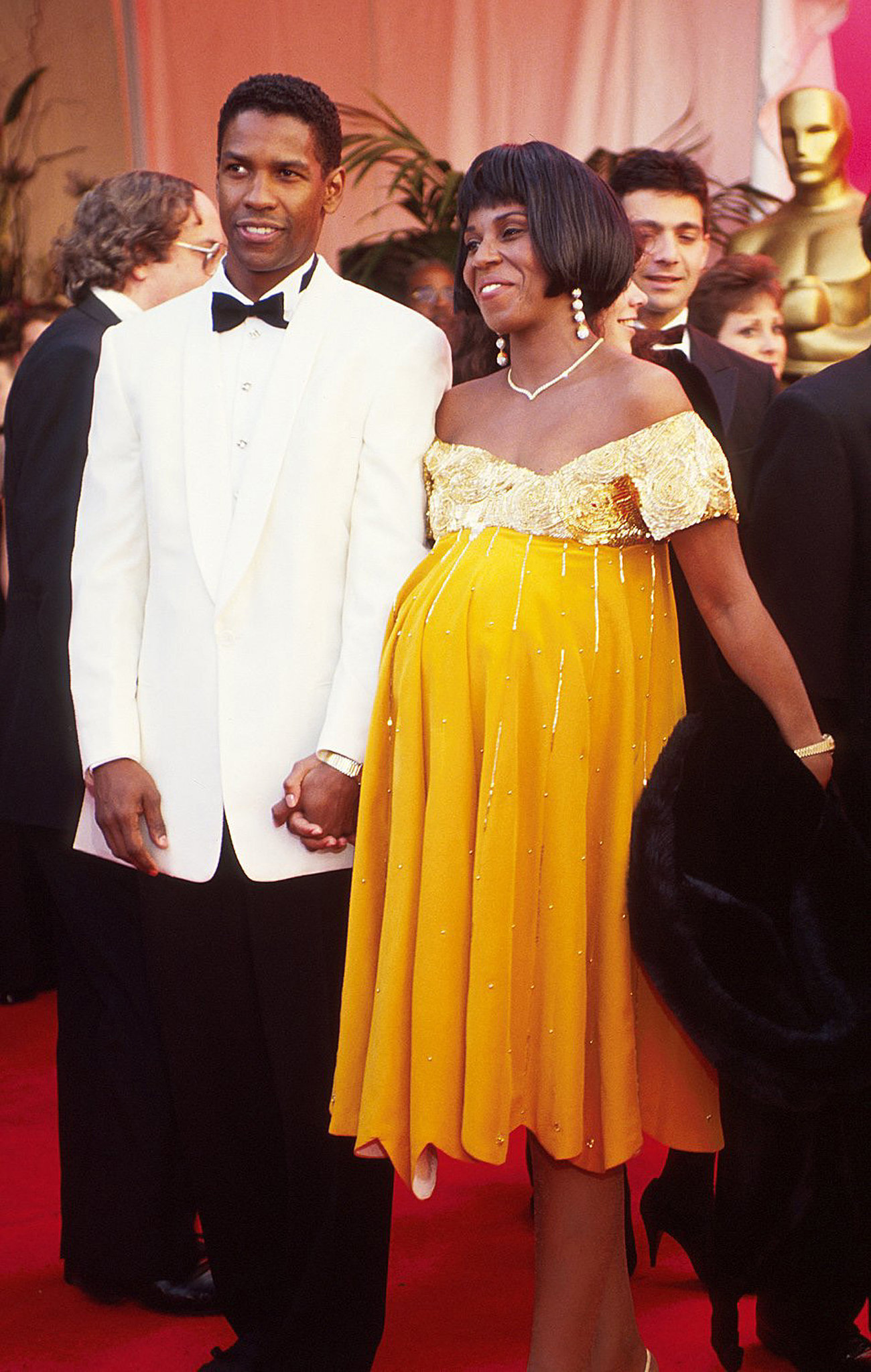 Pauletta Washington | 14 Celebs Who Rocked a Baby Bump at the Oscars