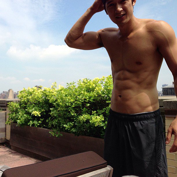 Harry Shum, Jr. | 40+ Sexy Shirtless Snaps That Will Help You Say Goodbye to Summer | POPSUGAR