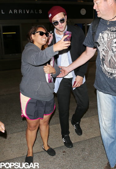 Robert Pattinson Isn't Too Jet-Lagged to Take a Selfie Robert Pattinson Isn't Too Jet-Lagged to Take a Selfie