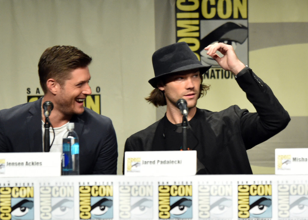 Jensen Ackles couldn't help but laugh during the Supernatural panel with his bud Jared Padalecki on Sunday.
Jensen Ackles couldn't help but laugh during the Supernatural panel with his bud Jared Padalecki on Sunday.