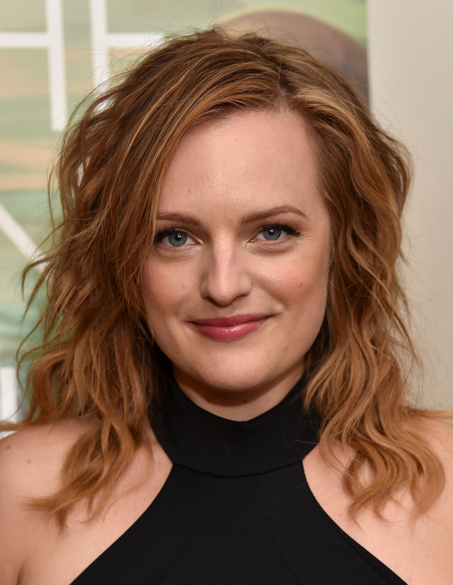 Elisabeth Moss Katie Holmes Hits the Red Carpet With Black Eyeliner