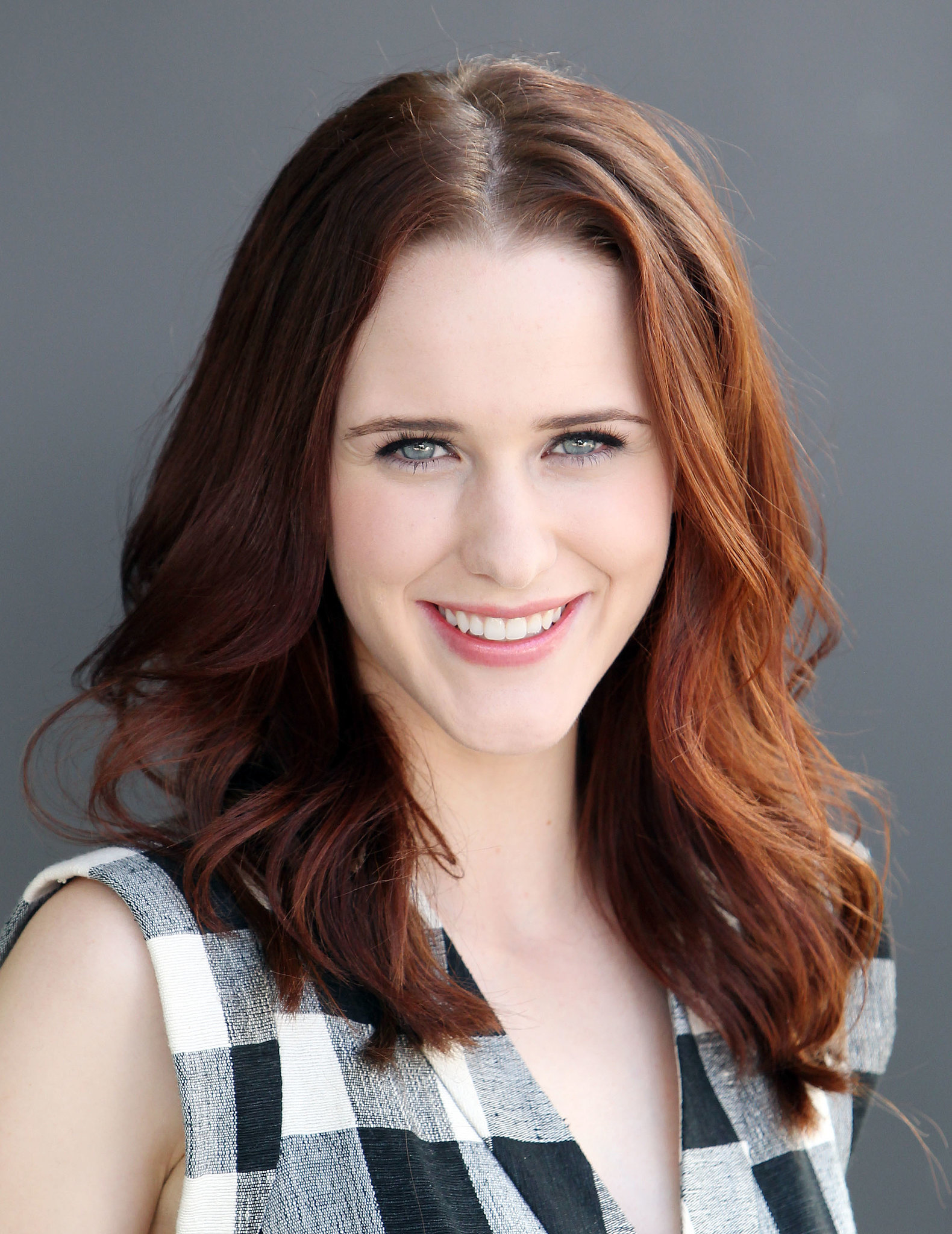 On 2-4-1990 Rachel Brosnahan (nickname: Rachel) was born in Milwaukee, Wisconsin, United States. The daughter of father Randy Brosnahan and mother Anna ... - Rachel-Brosnahan