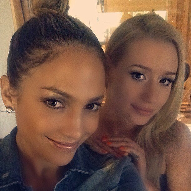 Jennifer Lopez Took A Selfie With Iggy Azalea Selfies And Sweet Kisses Take Over This Weeks 