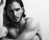 Harington Snaps That Show Stare