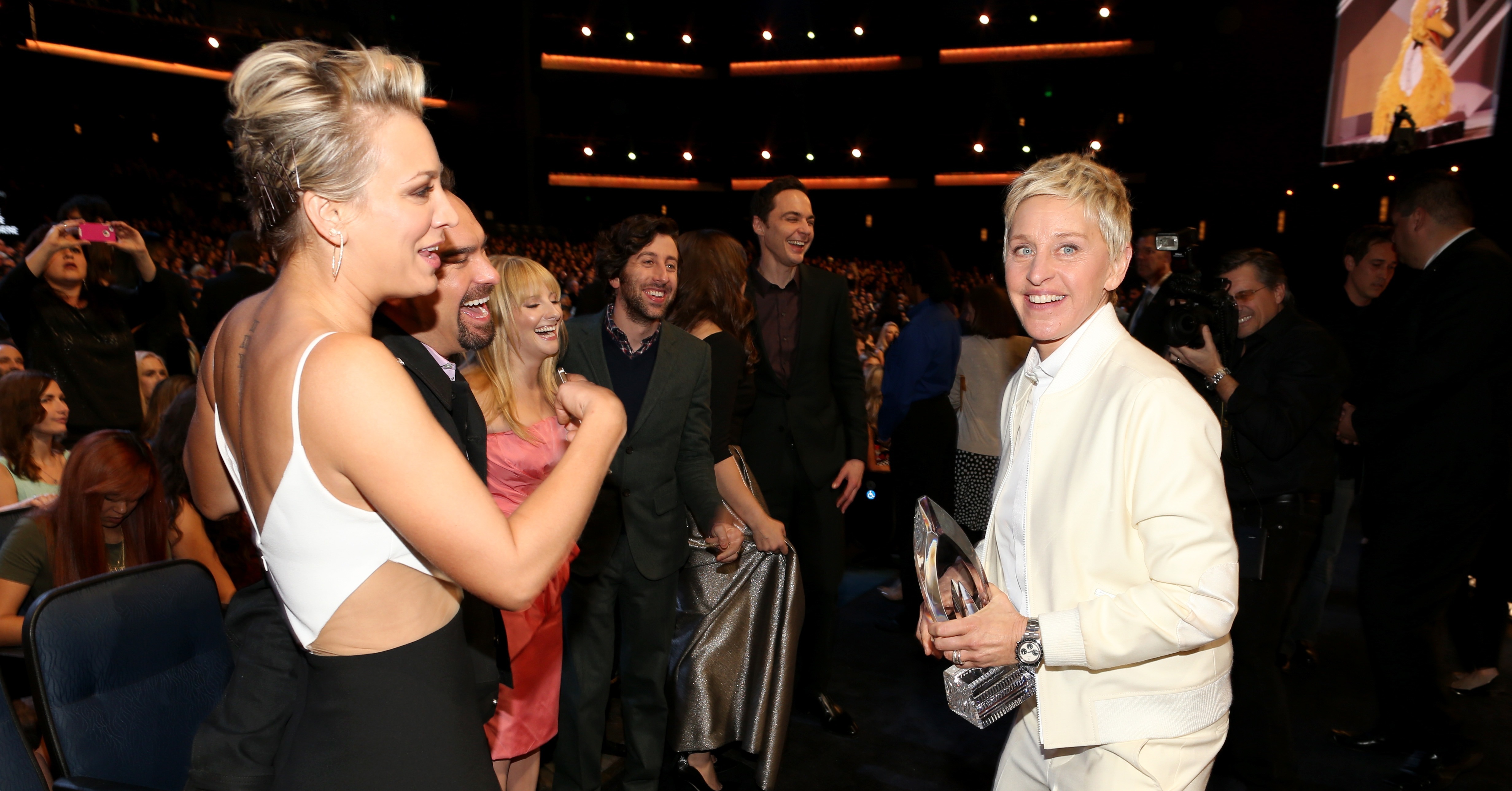 Ellen DeGeneres danced in the audience with Kaley Cuoco. The Best People's Choice Awards