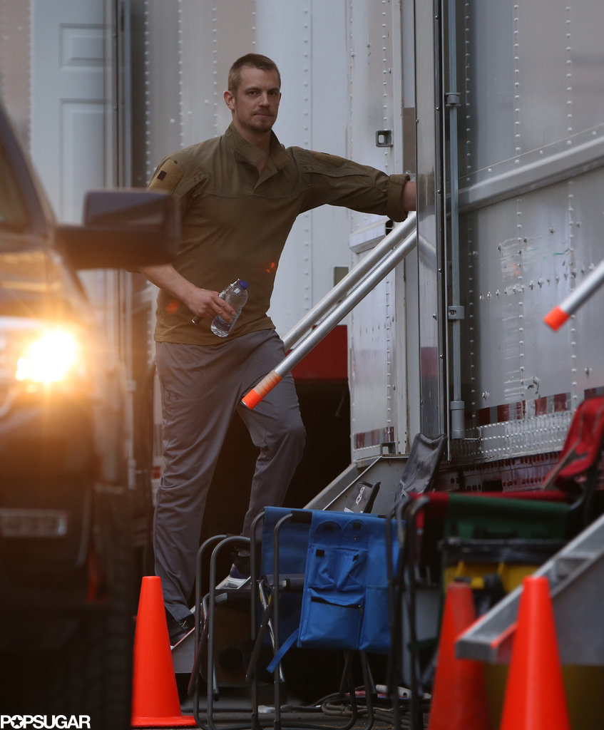 Joel Kinnaman Was Snapped Outside A Trailer He Plays Rick Flagg The Suicide Squad Cant 8540