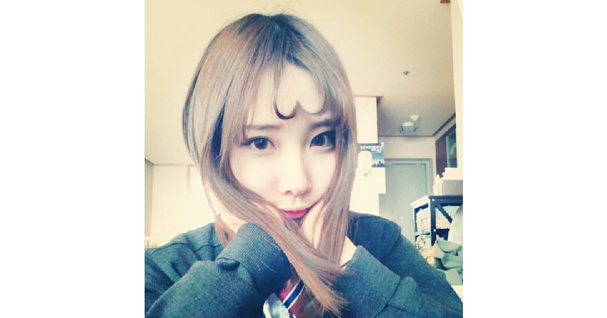 <b>Lovely Locks</b> | Korean Women Are Making Selfies Even Sweeter With Heart Bangs <b>...</b> - Lovely-Locks