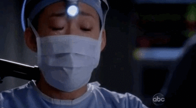 C'è di peggio.  Il tiratore minaccia Cristina mentre lei cerca di operare su Derek.  Non abbiamo avuto alcun tessuti sinistra. 

