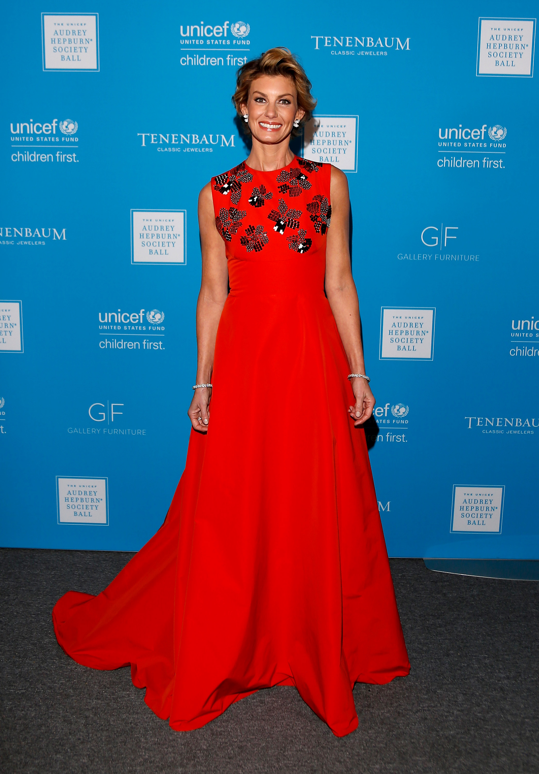 Faith Hill's Bright Smile Lights Up the UNICEF Society Ball