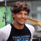 Louis Tomlinson Officially Dad!