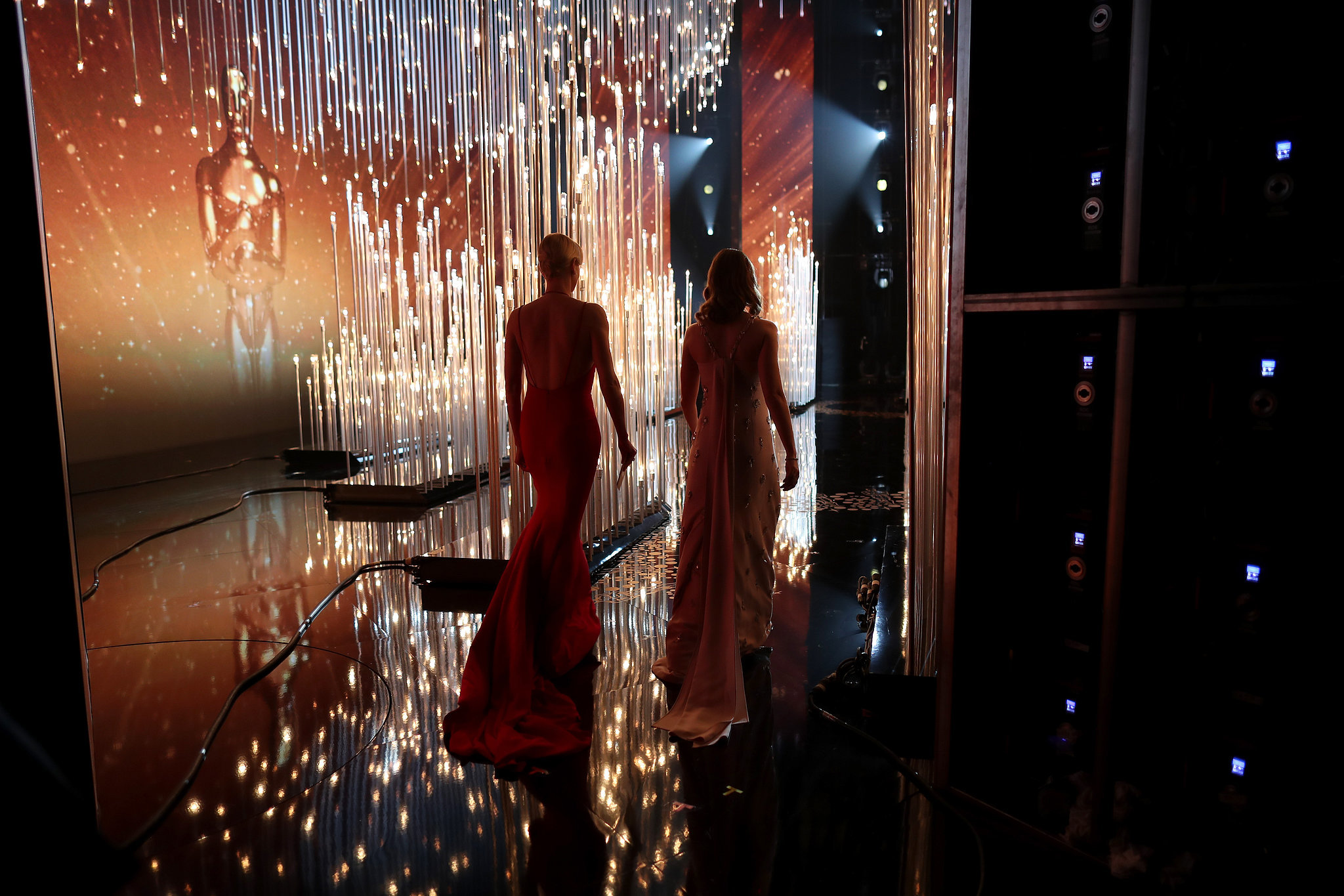 Charlize-Theron-Emily-Blunt-Silhouettes-Took-Stage.jpg