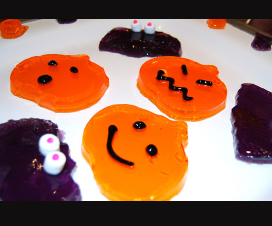 Jell-O Jiggler Jack-O'-Lanterns and Bats Jell-O Jiggler Jack-O'-Lanterns and Bats