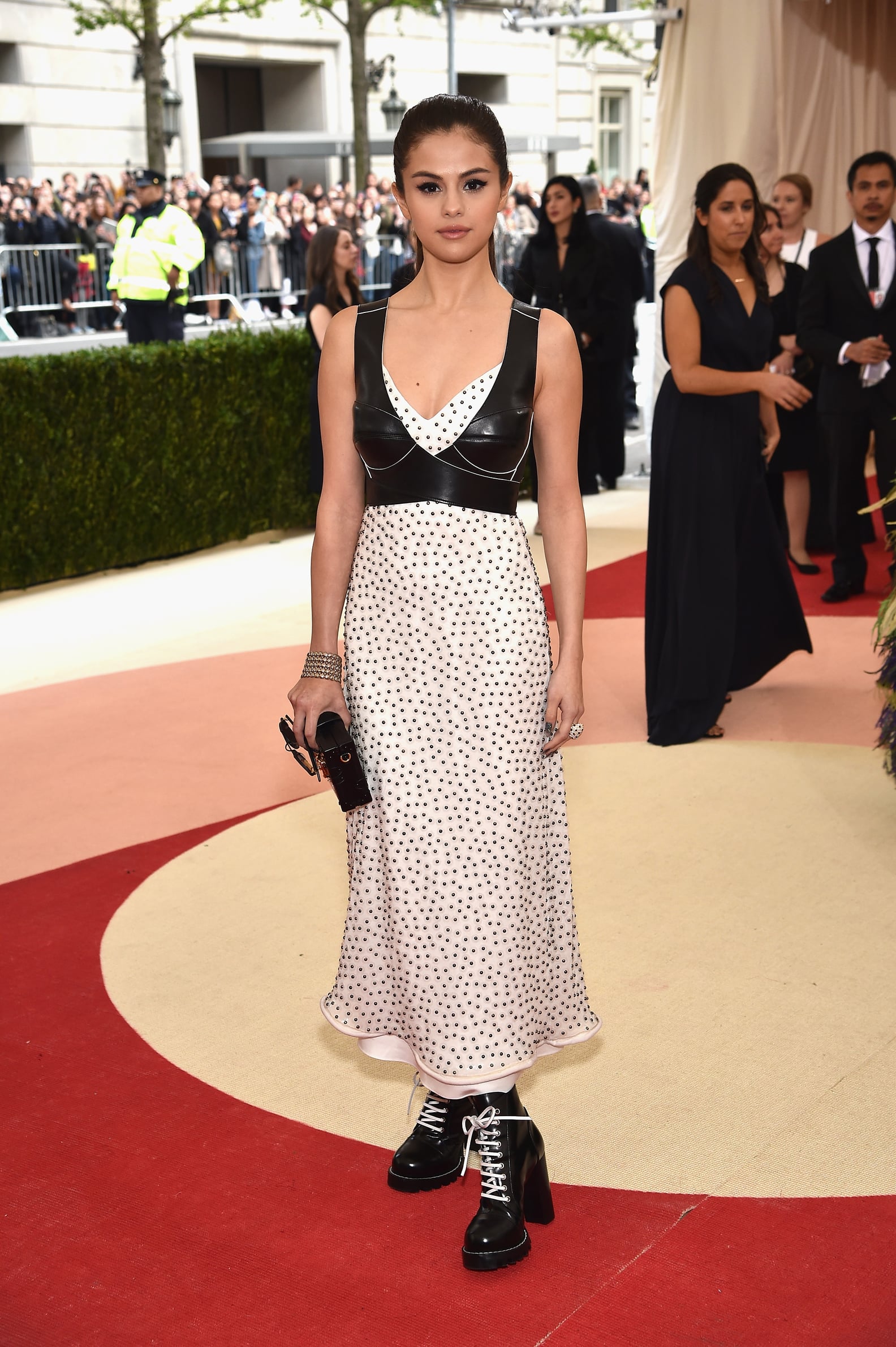 Selena Gomez S Sexiest Outfits In Ps Latina