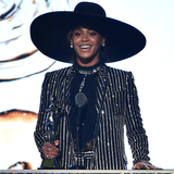 Beyoncé Gives Emotional Speech CFDA