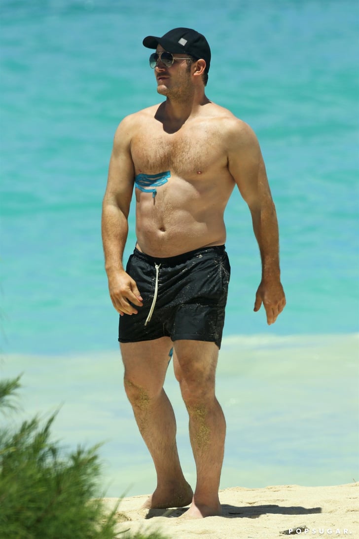 Chris Pratt Shirtless In Hawaii Pictures June Popsugar Celebrity
