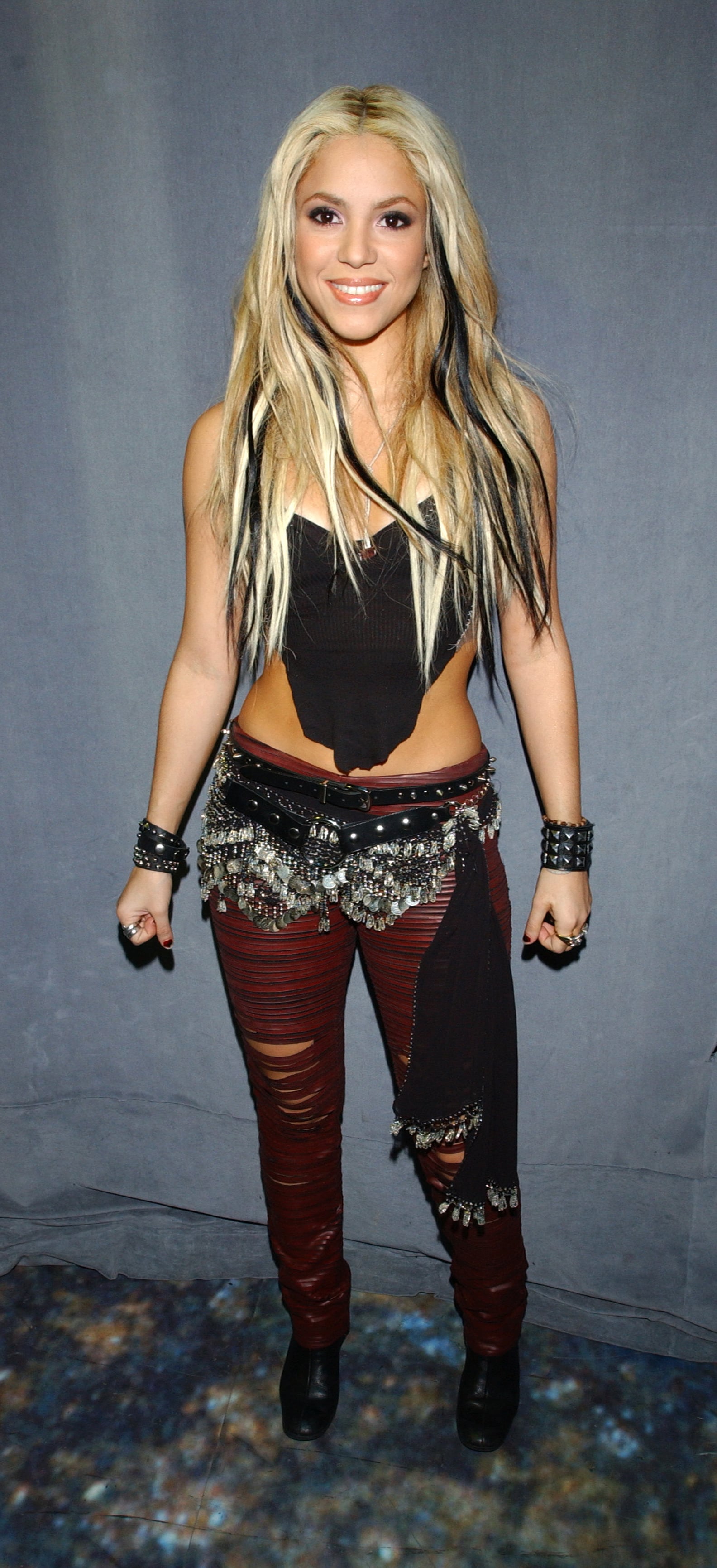 Shakira S Sexiest Outfits Ps Latina