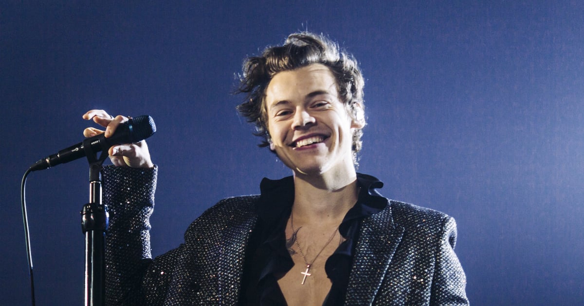 Thank You, Harry Styles, For Giving This Spot-On Dating Advice in the Middle of a Concert 1 Thank You, Harry Styles, For Giving This Spot-On Dating Advice in the Middle of a Concert