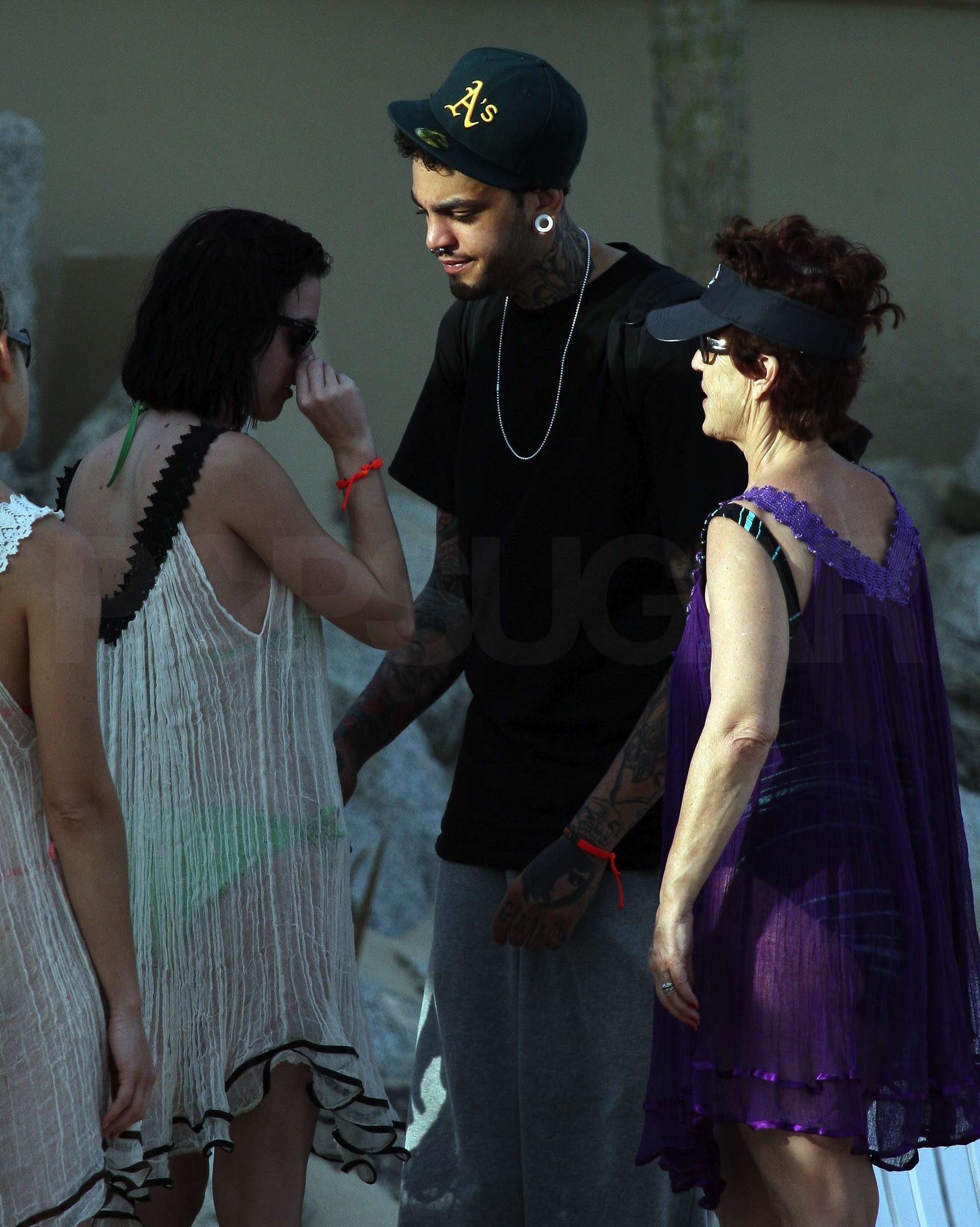 Katy Perry Bikini Photos In Mexico With Travis Mccoy Popsugar Celebrity