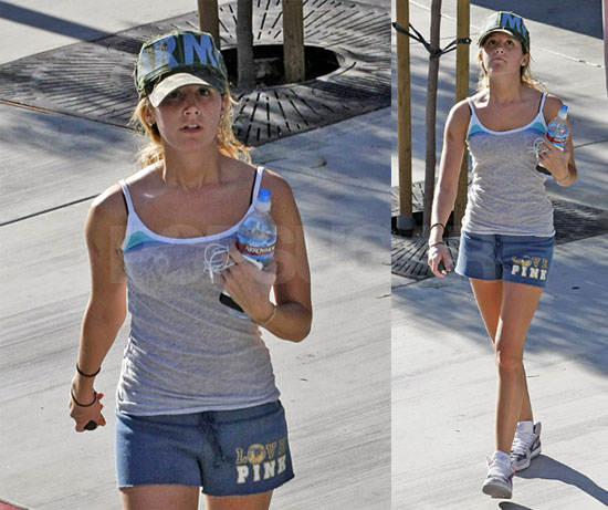 Ashley Tisdale Hits The Gym While Zac Heads to the ER Ashley Tisdale Hits The Gym While Zac Heads to the ER