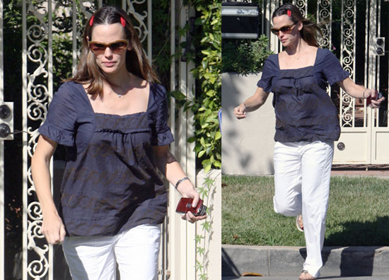 Photos of Pregnant Jennifer Garner Visiting A Friend in LA Photos of Pregnant Jennifer Garner Visiting A Friend in LA