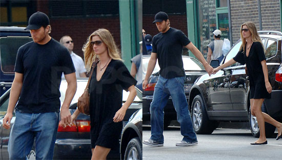 Gisele Plays Nice With Tom's Ex Gisele Plays Nice With Tom's Ex