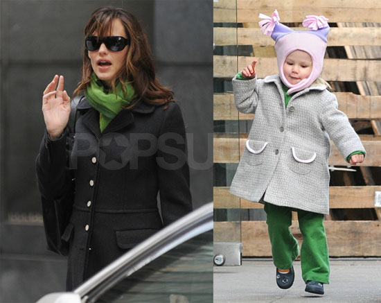 Jen and Violet Are Ready for Christmas Time in the City Jen and Violet Are Ready for Christmas Time in the City