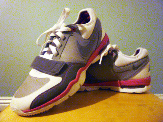 womens nike shoes with velcro strap