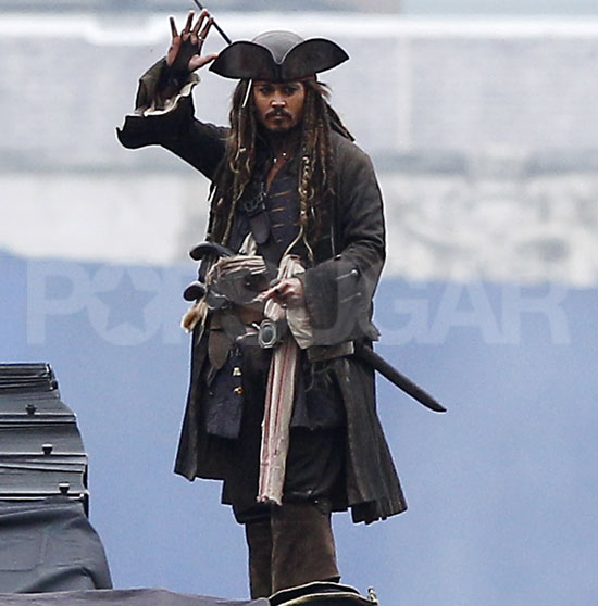 Pictures of Johnny Depp Filming Pirates of the Caribbean on Stranger ...