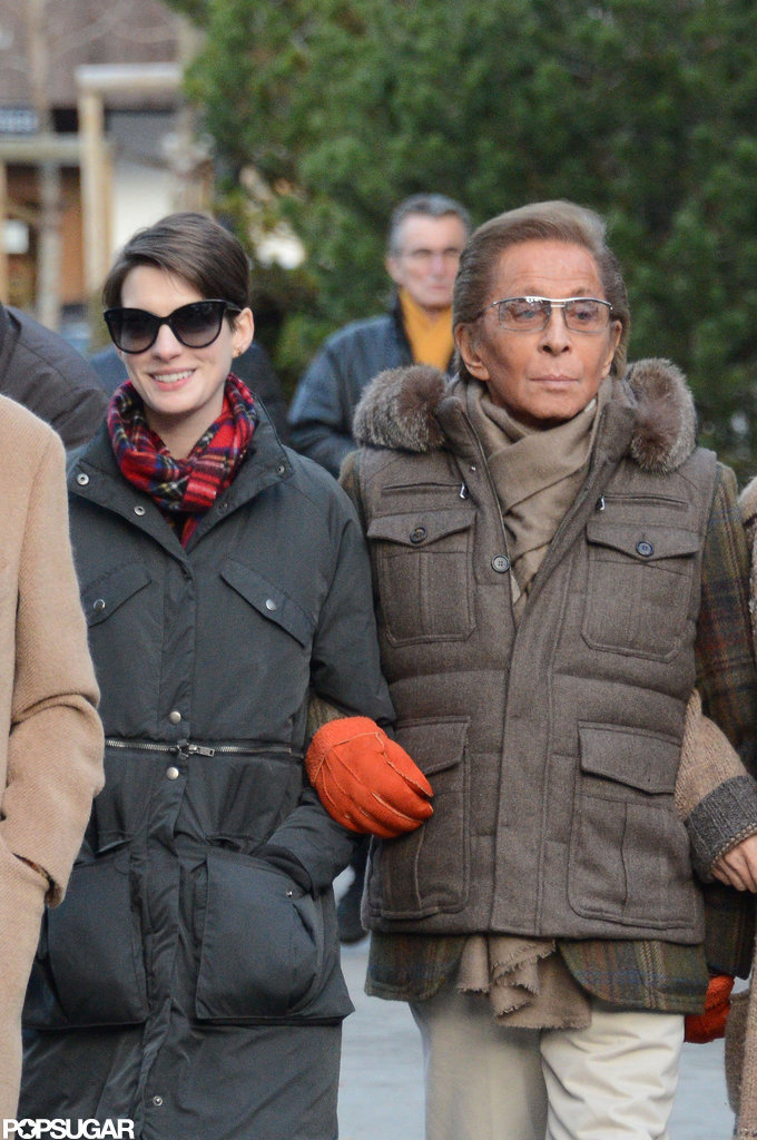 Anne-Hathaway-Valentino-kept-warm.jpg