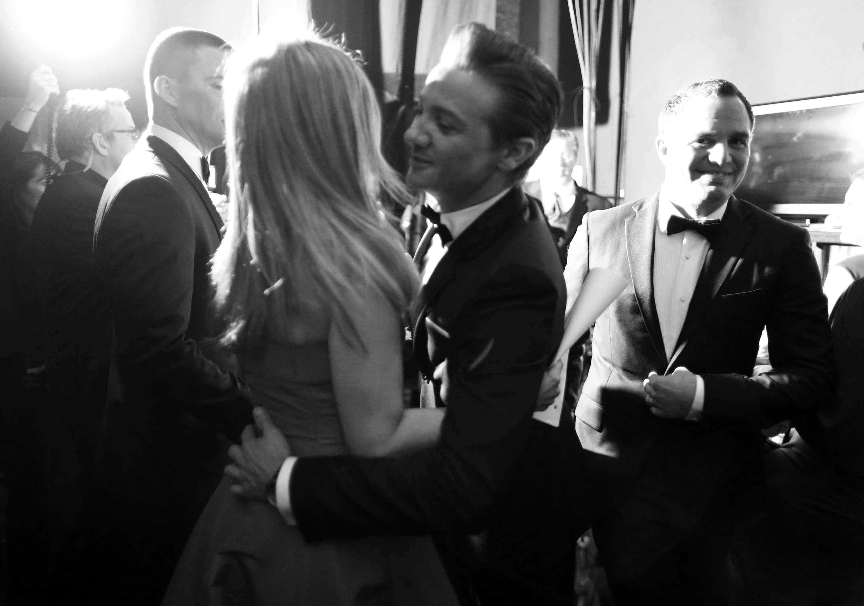 Jennifer Aniston, Jeremy Renner, and Mark Ruffalo backstage at the ...