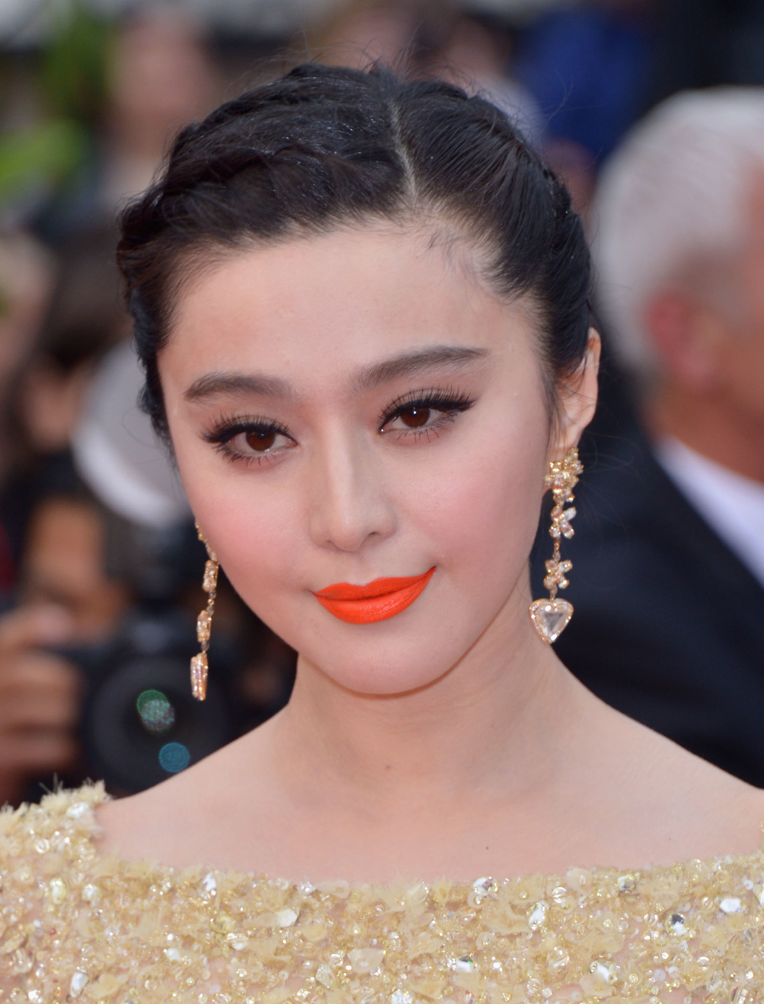 On the Jeune & Jolie red carpet, Fan Bingbing wore a pigmented | 100 ...