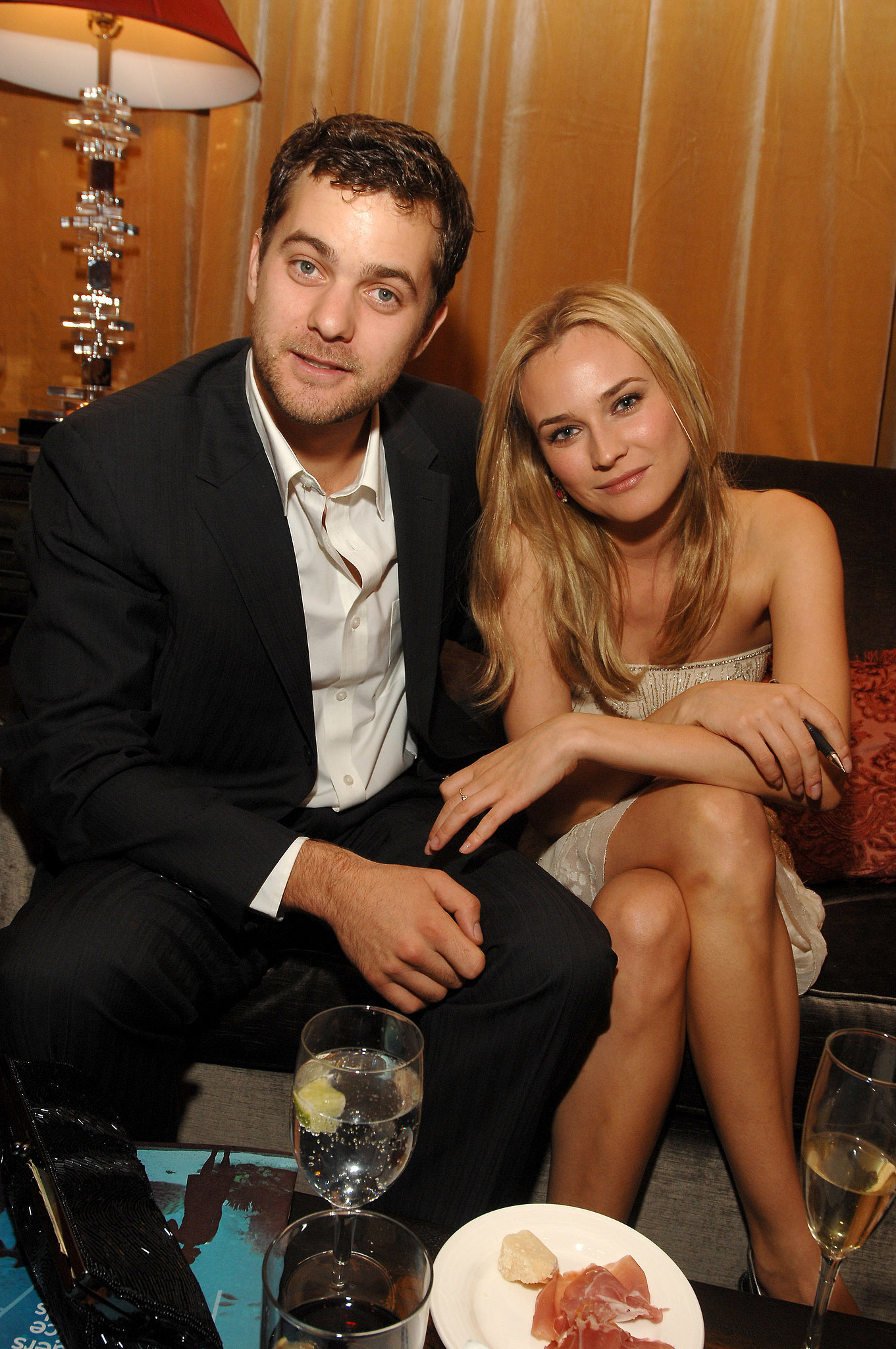 A young Joshua Jackson and Diane Kruger coupled up at an NYC party in ...