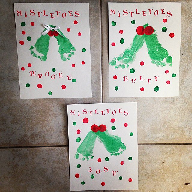 Mistletoes | 11 Easy Christmas Crafts For the Kiddos | POPSUGAR Moms