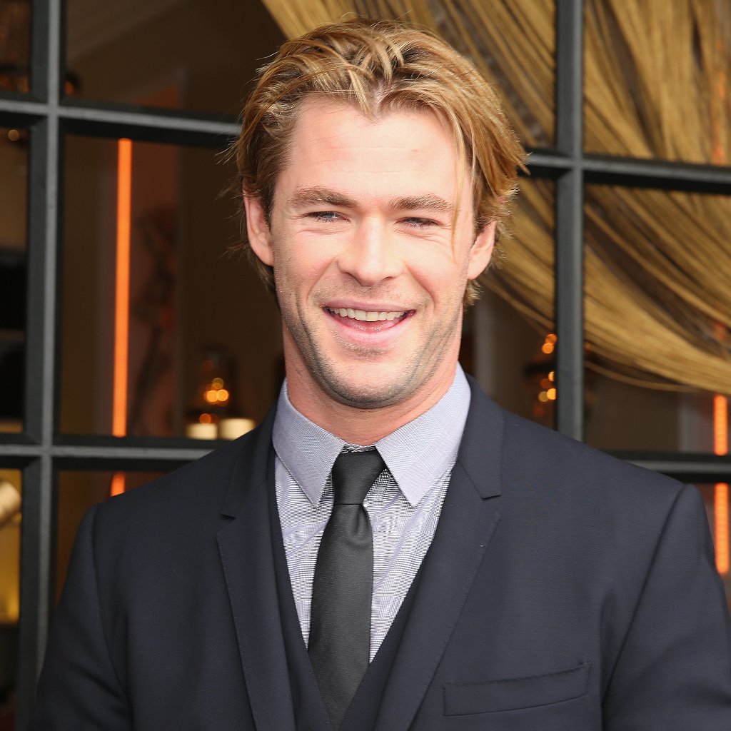 Chris Hemsworth Thanks Matt Damon For His Sexiest Man Alive Win ...