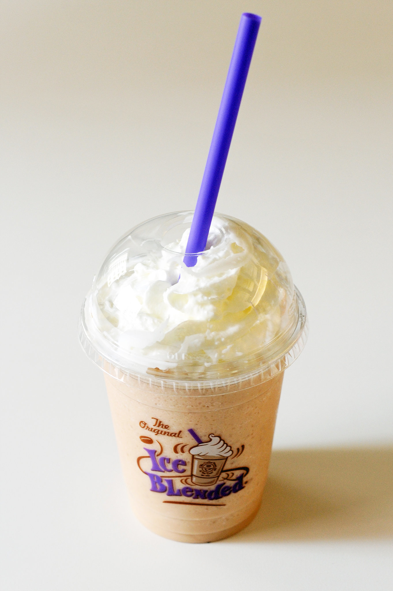 Coffee Bean & Tea Leaf Thai Tea Ice Blended Taste Test ...