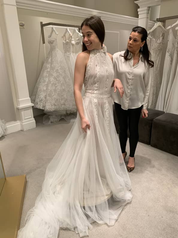 Average cost of a wedding dress at kleinfelds hotsell