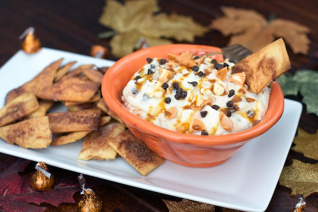 Pumpkin Pie Dip With Cinnamon Chips