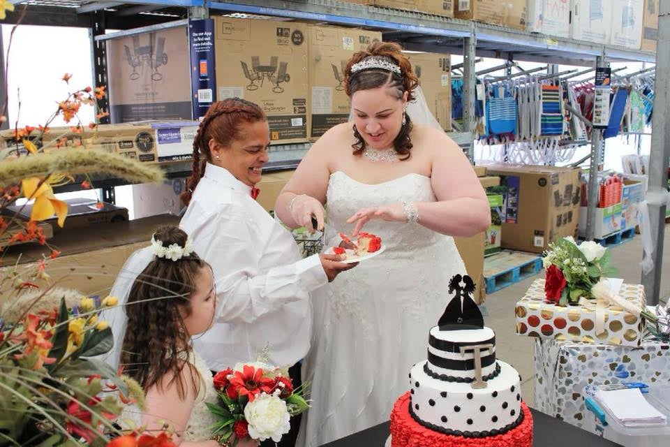 Couple Gets Married in Walmart POPSUGAR Family Photo 4