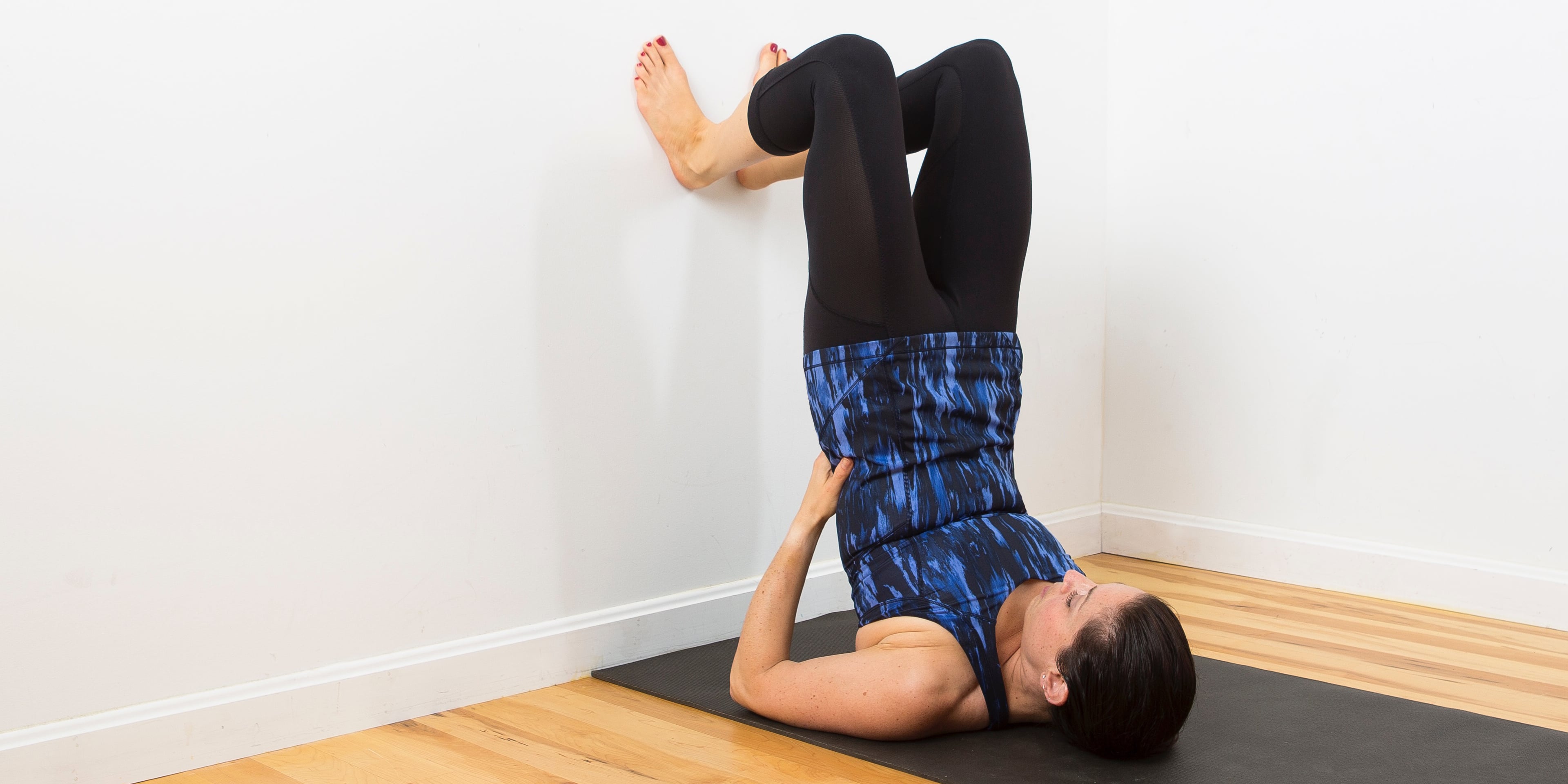 How to Stretch the Upper Back Using a Wall | POPSUGAR Fitness